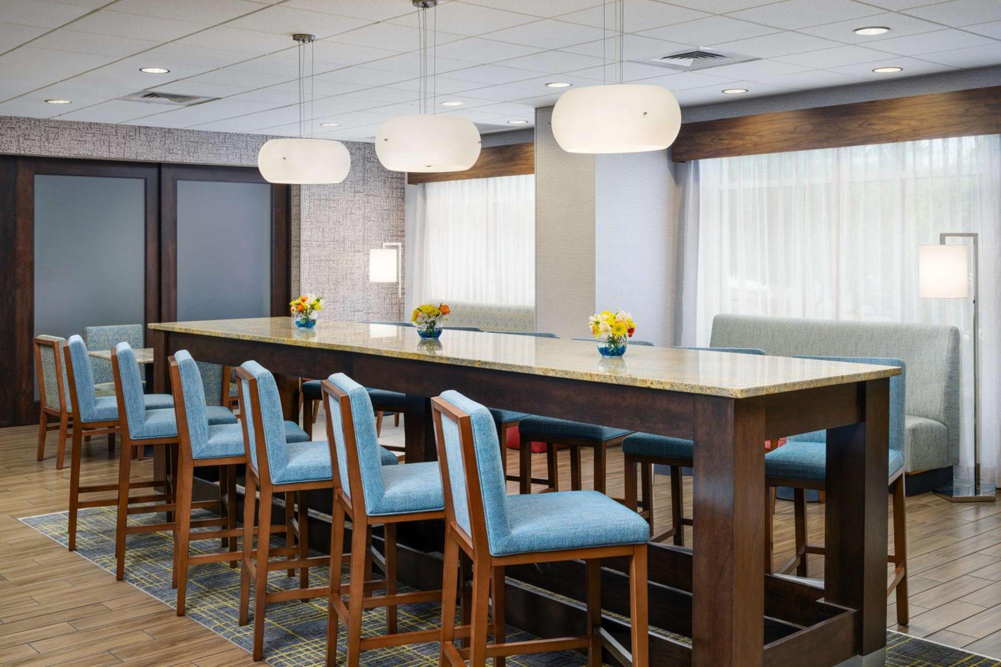 Hampton Inn Плант Сити Екстериор снимка